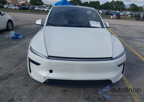 2026 Tesla Model Y Long Range Dual Motor All-Wheel Drive/Long Range Launch Series из США, поврежденный, VIN 7SAYGDEE1TF368741